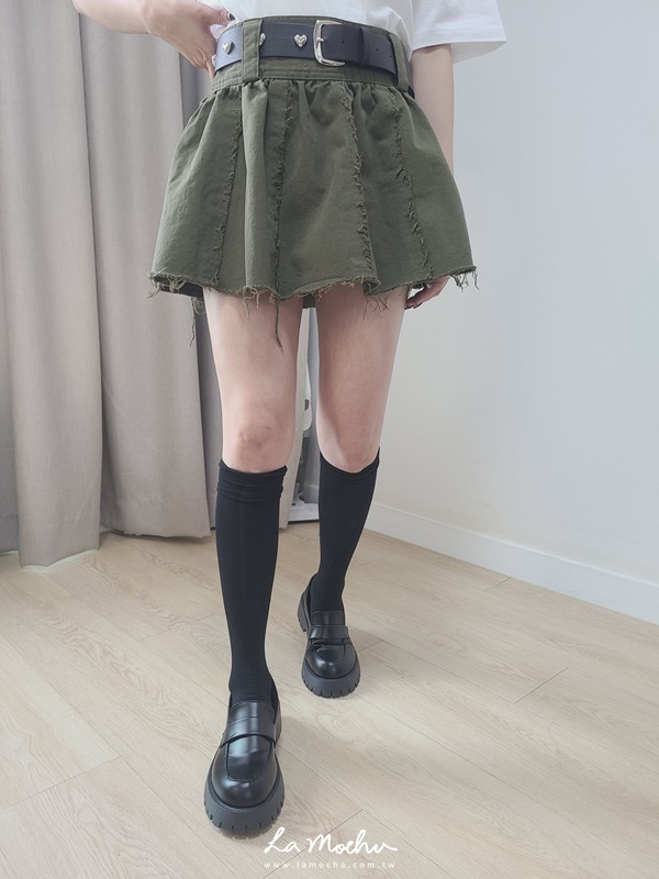 鬚邊設計寬腰頭百褶裙